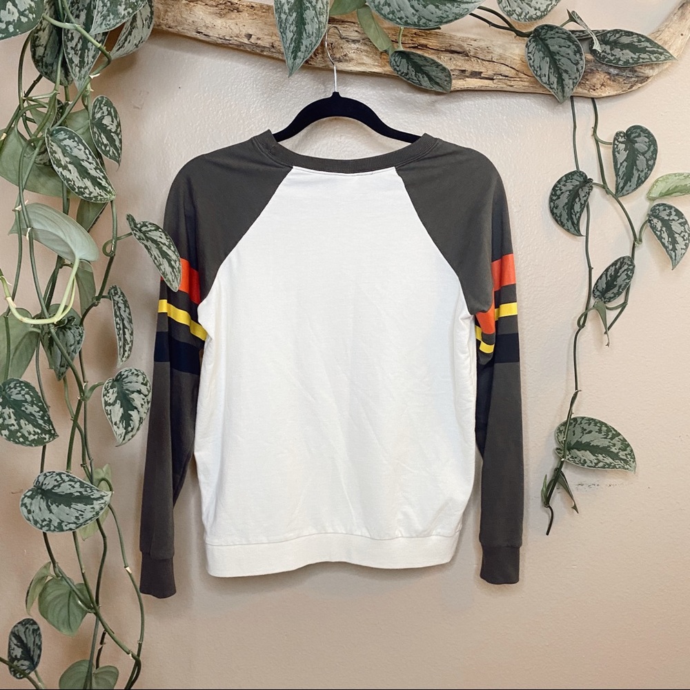 🌿Disney Mickey Long Sleeve Sweater Shirt🌿 - Picture 6 of 6